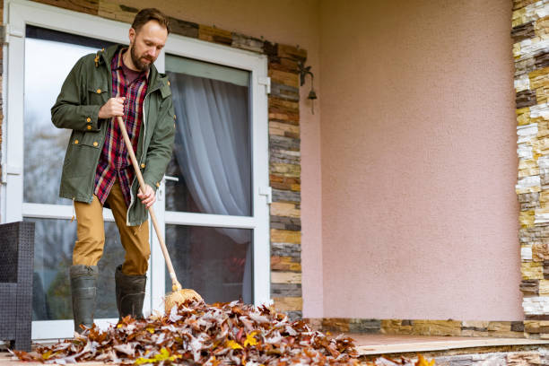 Best Yard Waste Removal  in Loch Lomond, VA